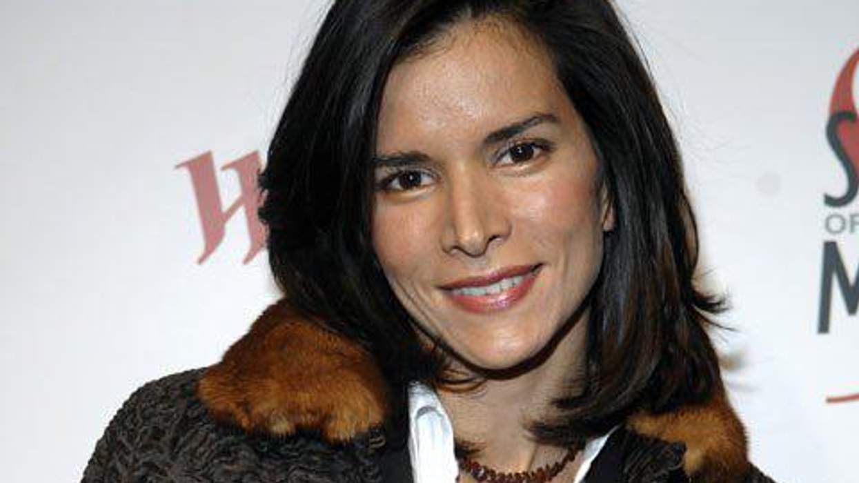 <p>WATCH: Patricia Velasquez Discusses Coming Out and Her Relationship with Sandra Bernhard</p>