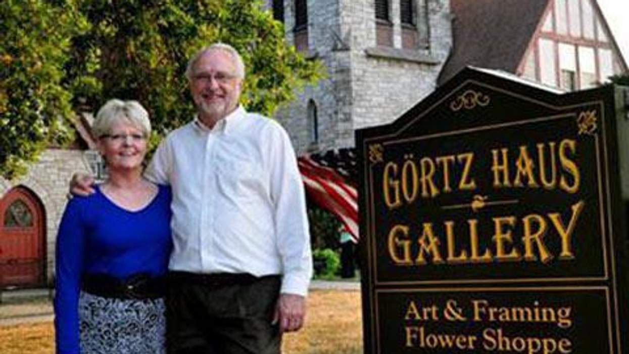 <p>To Avoid Lawsuits, Antigay Iowa Venue Ends All Wedding Services</p>