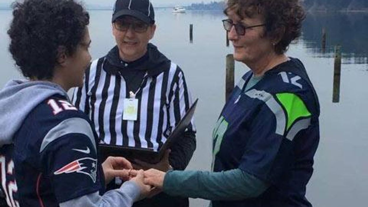 <p>Pic of the Day: TomboyX Cofounders' Adorable Super Bowl-Themed Lesbian Wedding</p>