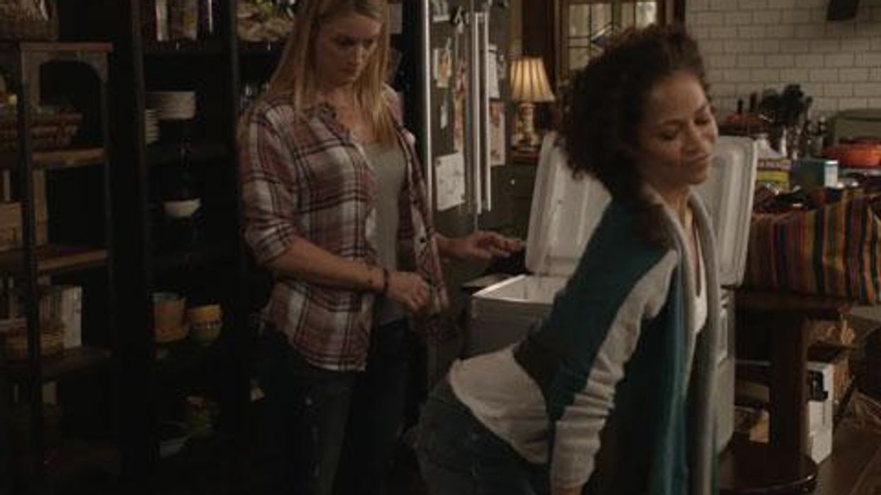 <p>WATCH:<em> The Fosters' </em>Lesbian Moms Do Twerking 101 </p>
