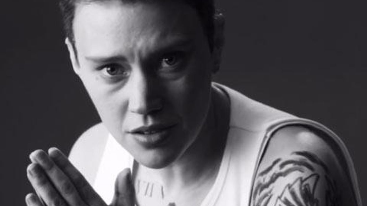<p>WATCH: Kate McKinnon Flawlessly Recreates Justin Bieber's Calvin Klein Underwear Ad on <em>SNL</em></p>