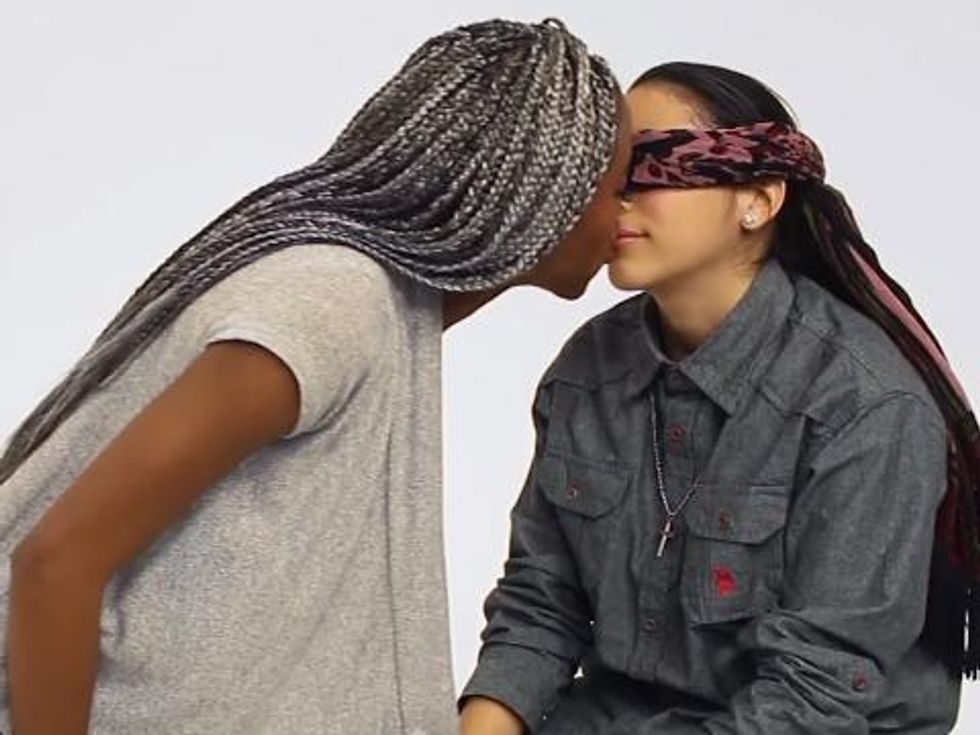 WATCH: Kissing Experiment - Can You Tell If You're Kissing a Woman or a Man Just By Feel?