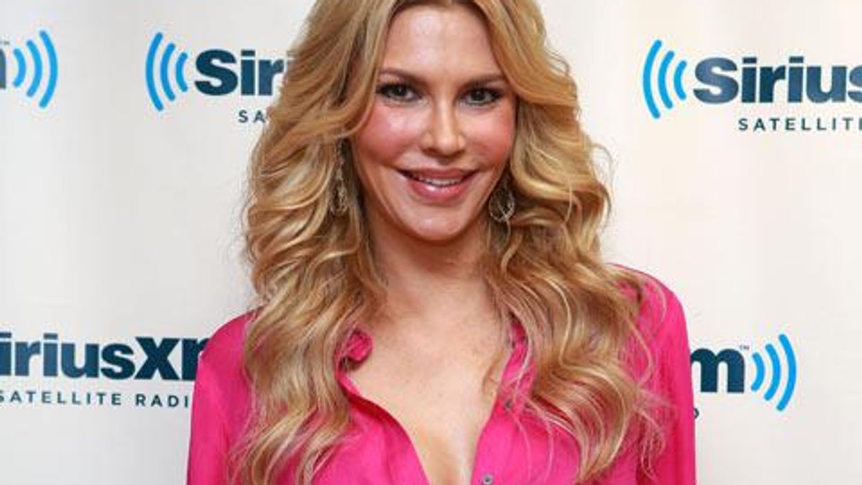 <p><em>Real Housewives of Beverly Hills' </em>Brandi Glanville: "I'm not a Lesbian, I'm Not Straight"</p>