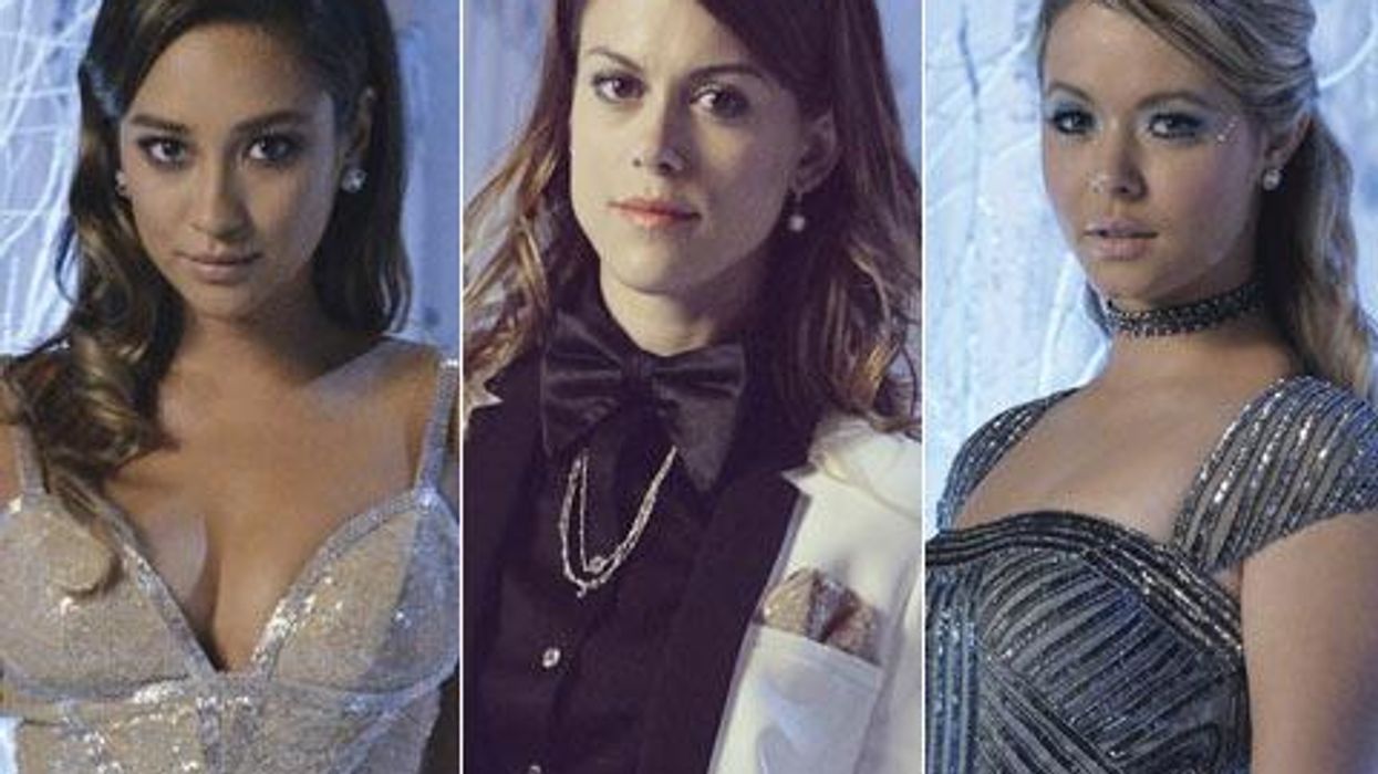 <p>Pic of the Day: Emily, Paige, and Alison Serve Up <em>Pretty Little Liars</em> Sexy Christmas Special Realness!</p>