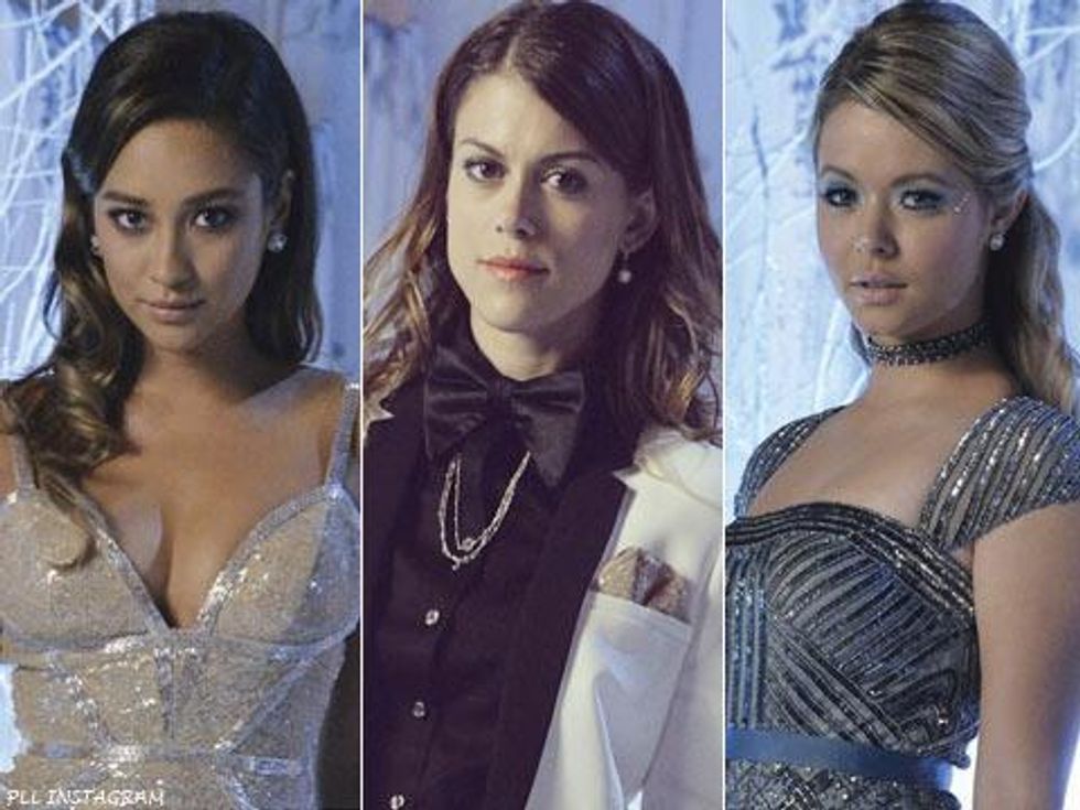 Pic of the Day: Emily, Paige, and Alison Serve Up Pretty Little Liars Sexy Christmas Special Realness! 