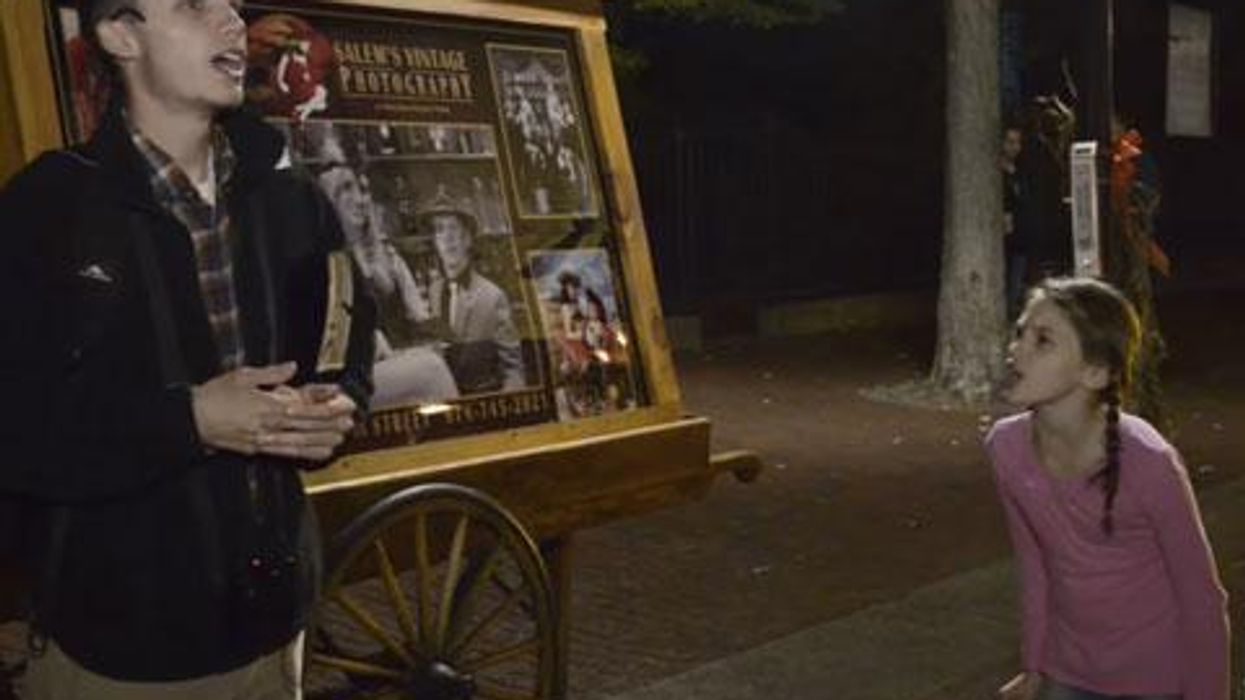 <p>WATCH: Little Girl Barks Back At Bible-Thumping Street Preacher</p>