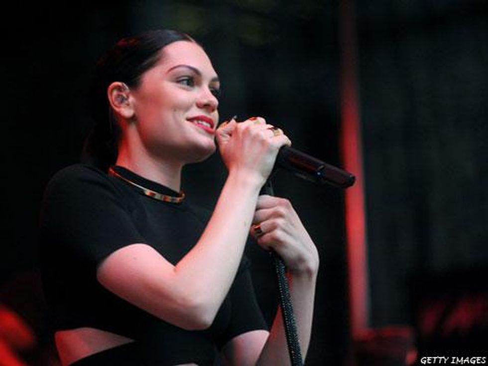 Jessie J Backtracks On Controversial Tweets About Bisexuality 