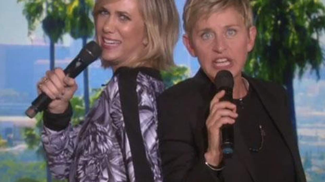 <p>WATCH: Ellen DeGeneres and Kristen Wiig Lovingly Perform the Worst 'Let It Go' EVER</p>