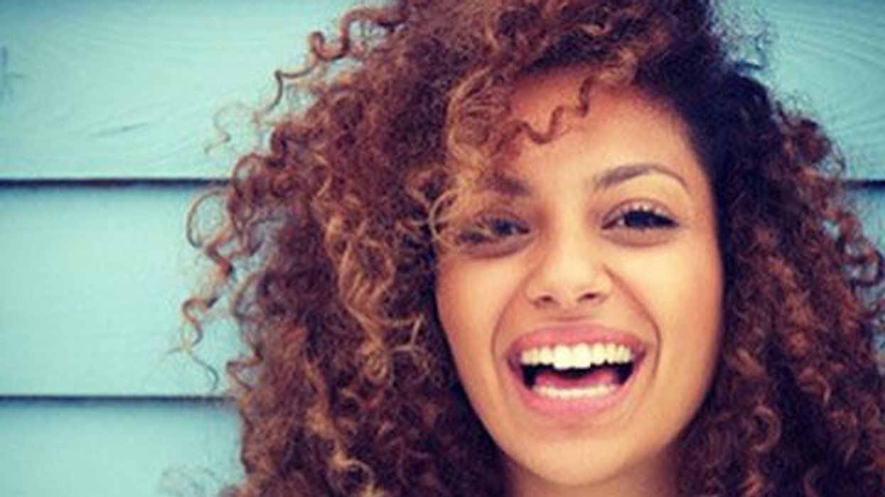 <p>You Are How You Swipe: Tinder Experiment Proves that We Are All Judgmental</p>