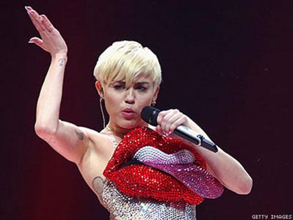 Dominican Republic Cancels Miley Cyrus Concert Because She 'Promotes' Lesbian Sex
