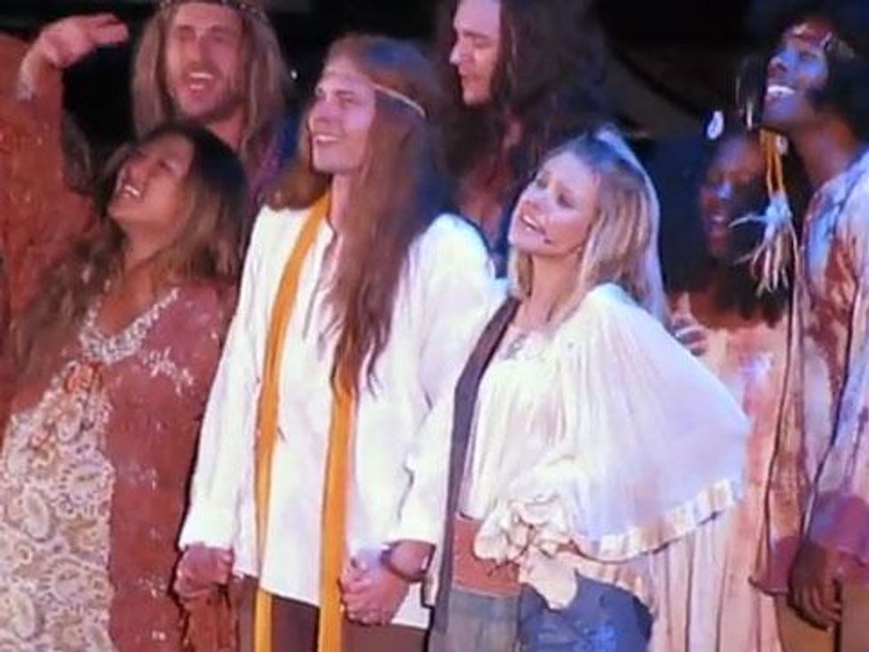WATCH: Kristen Bell Believes In Love and More in Hair at The Hollywood Bowl 