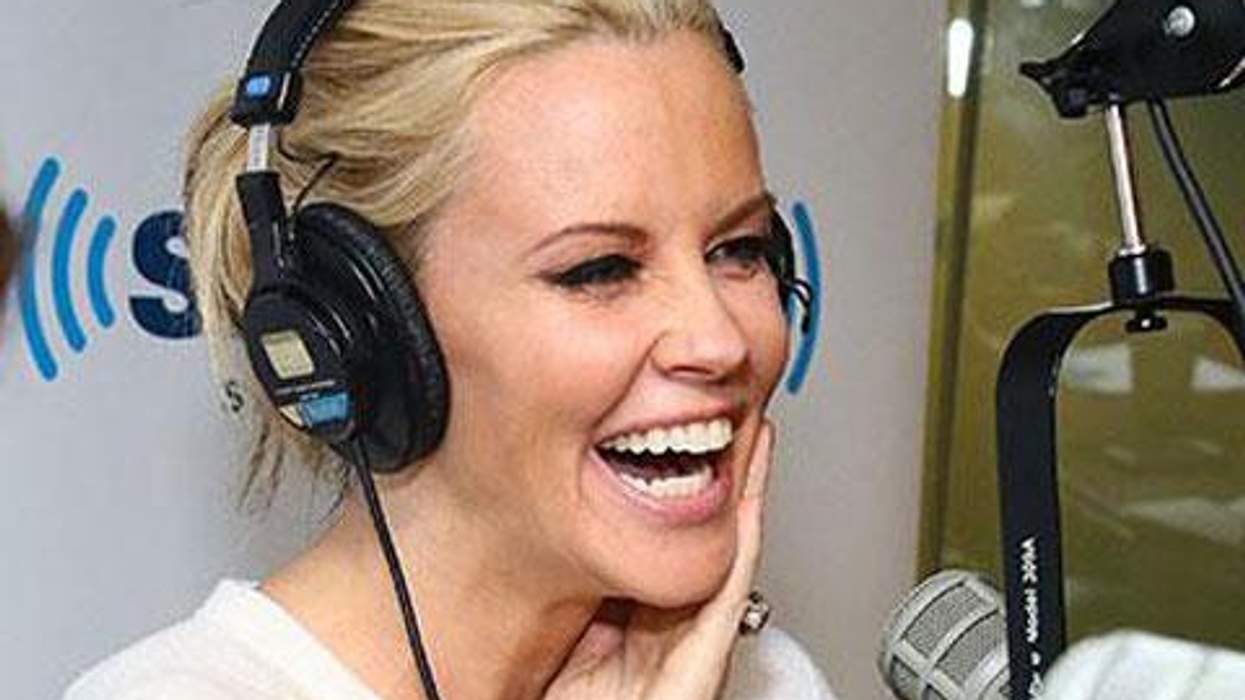 <p>Jenny McCarthy Says 'Shame on Me' for Hillary Clinton Lesbian Joke</p>