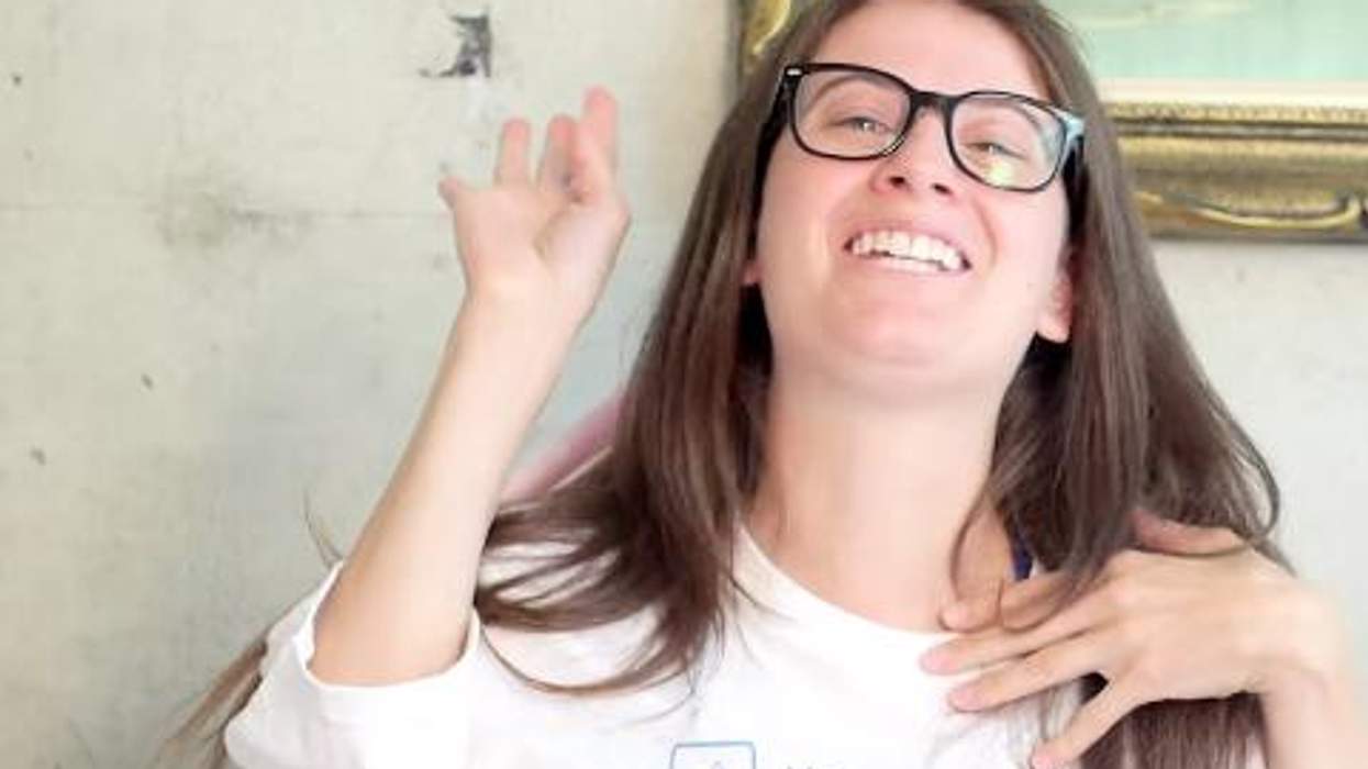 <p>WATCH : How To Pick Up Girls (Without Using Your Arms)</p>