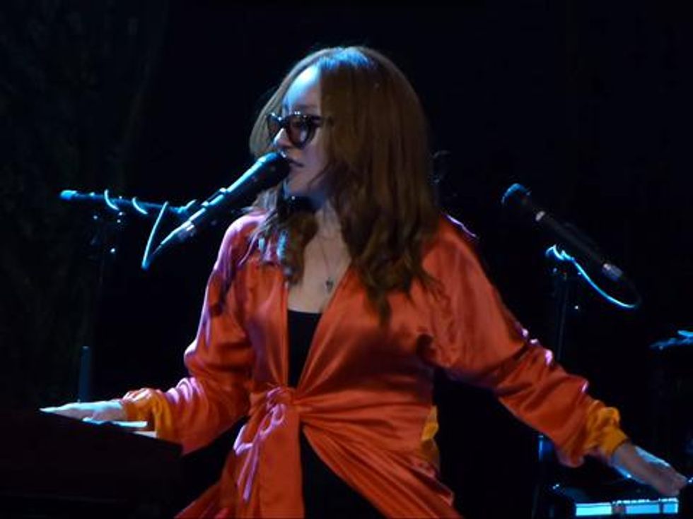WATCH: Tori Amos Covered t.A.T.u's Lesbian Anthem "Never Gonna Get Us" in Moscow 
