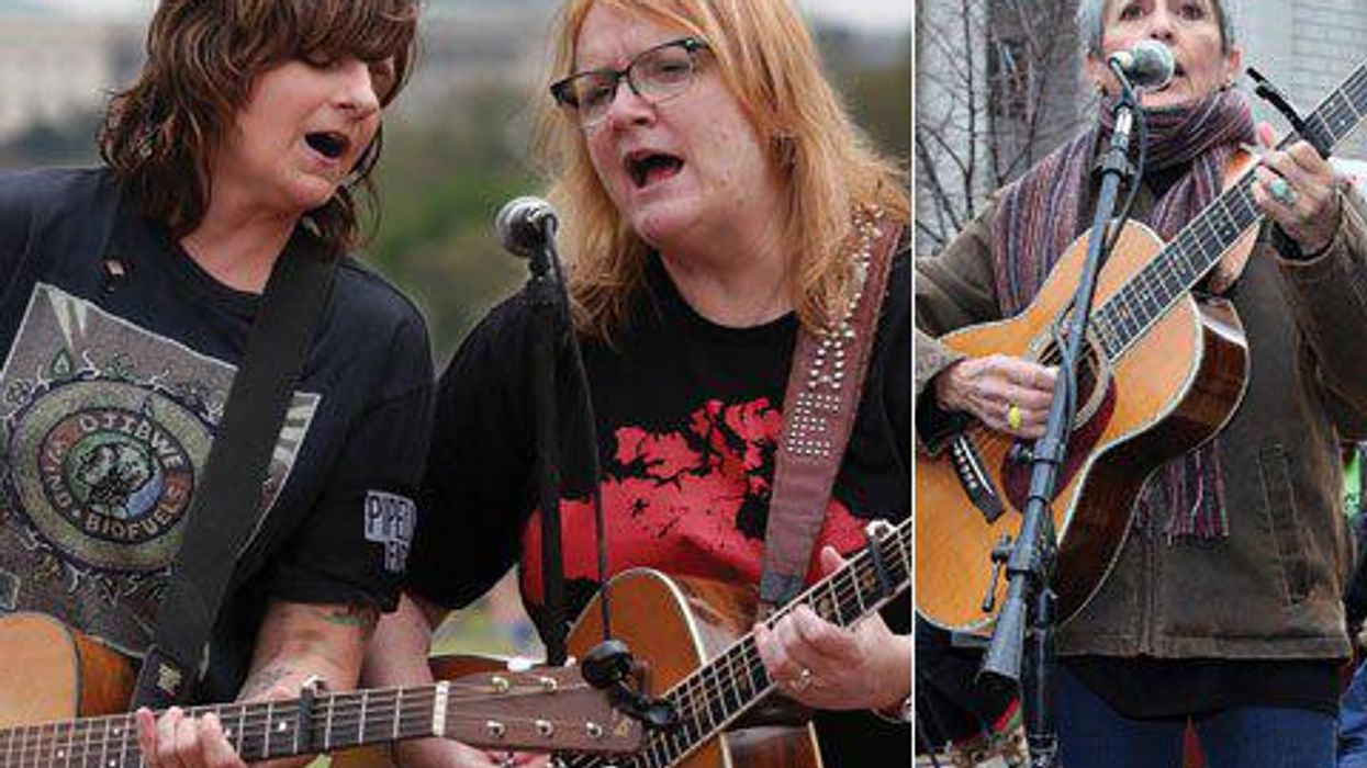 <p>Legendary Indigo Girls and Joan Baez Play LA's Greek Theater Together</p>