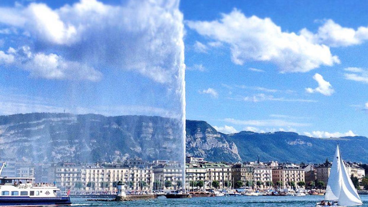 10 Iconic Travel Landmarks Perfect For Your Next Selfie