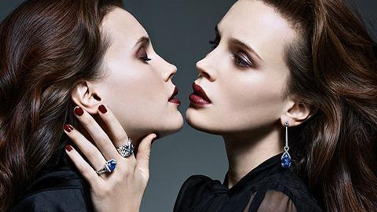 <p>French Region Freaks Out Over Barely-Lesbian Ad</p>