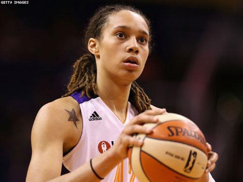 WNBA Becomes First Pro Sports League to Market to LGBT Fans! 