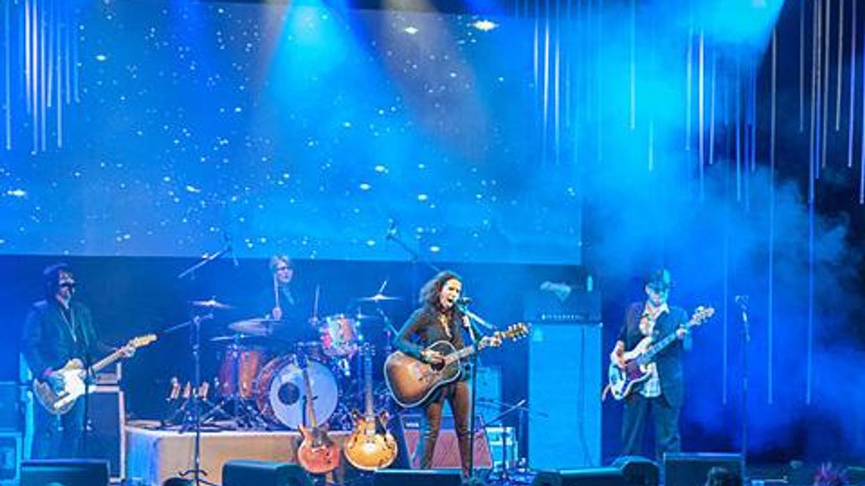 <p>4 Non Blondes Reunite, Stuns Crowd With A Classic Hit</p>