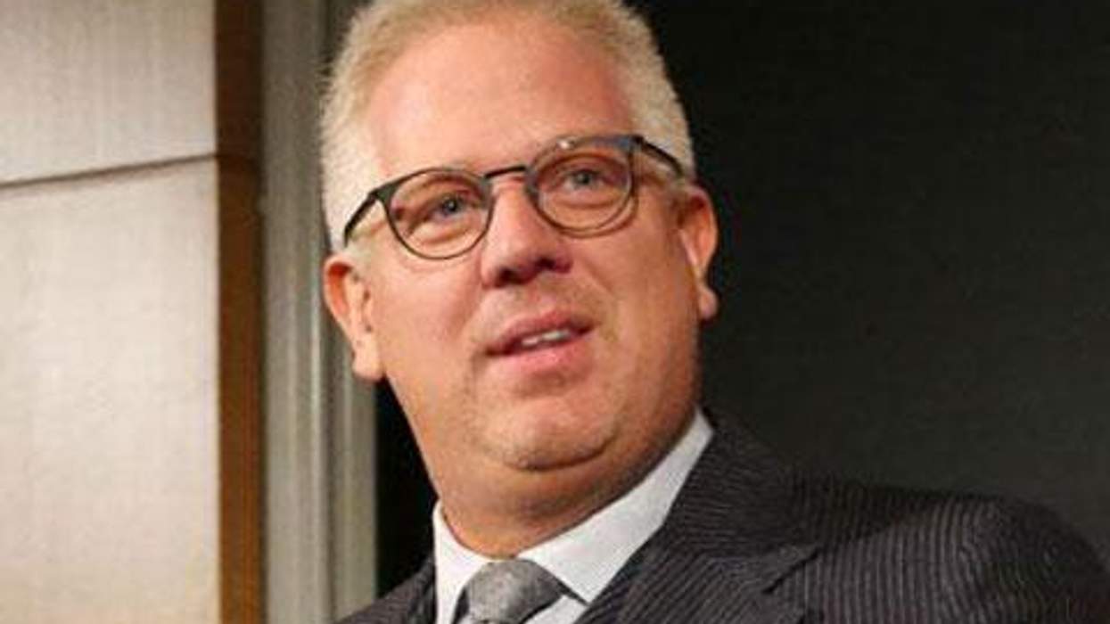 <p>Glenn Beck's Brain: Hillary Clinton Supports Marriage Equality, She Must Be a Lesbian</p>