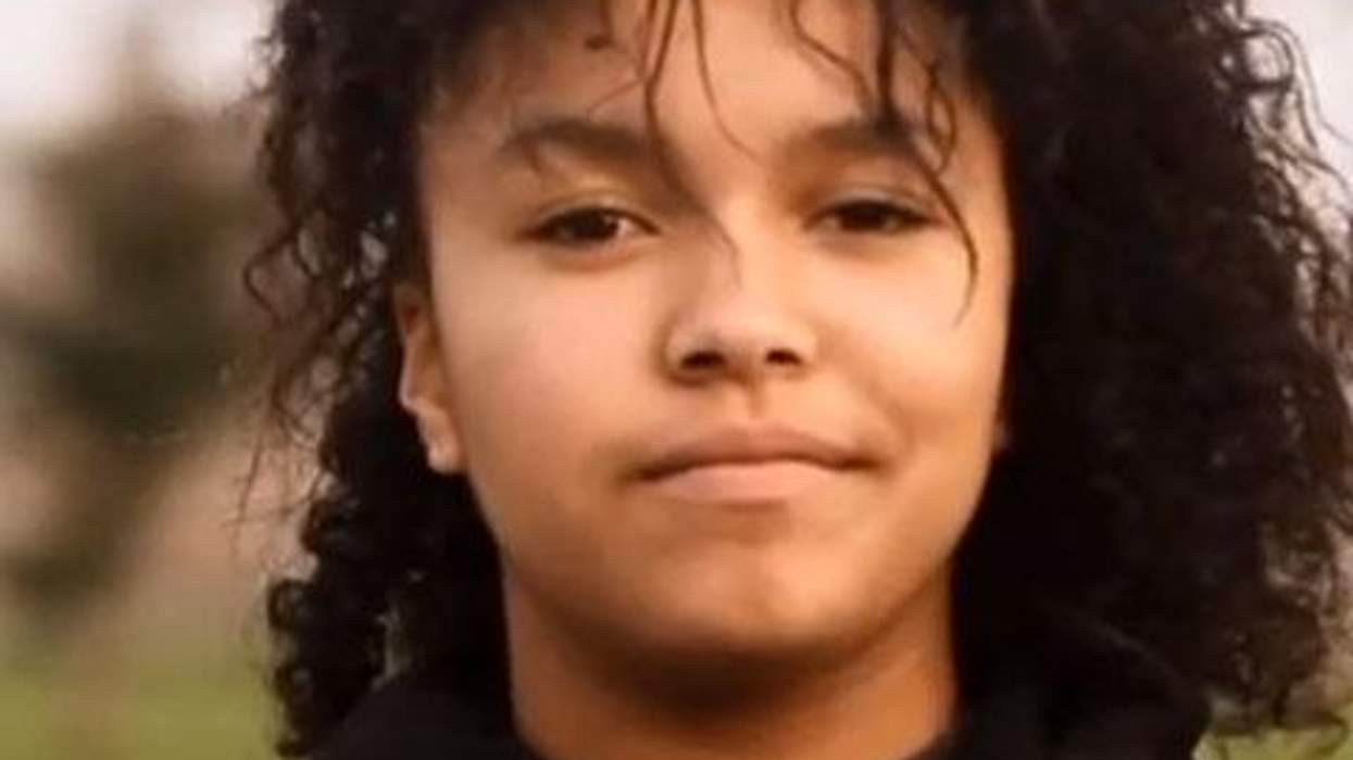 <p>WATCH: Tearjerking Story of Teen Who Comes Out to Dad Who's Been in Prison for 7 Years</p>