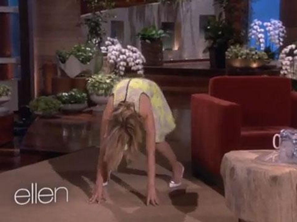 WATCH: Kristen Bell Shows Ellen DeGeneres Her 'Jersey Turnpike!' 