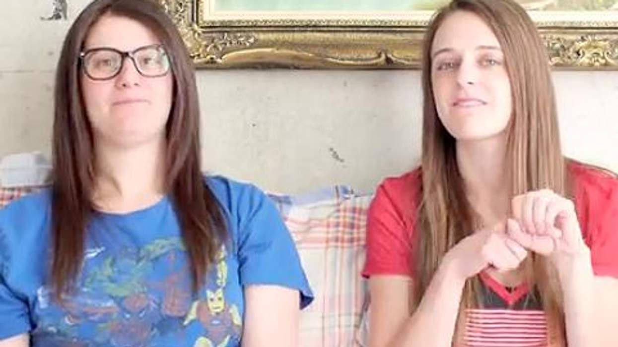 <p>Watch : Lesbians Discuss First-Date Sex</p>