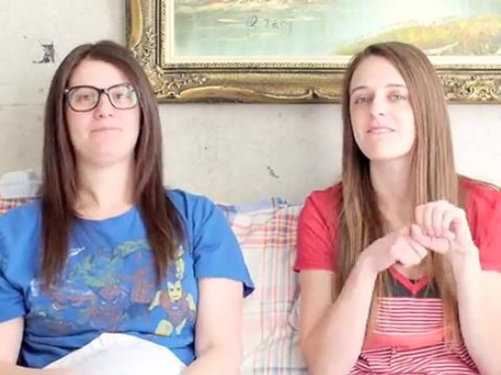 Watch : Lesbians Discuss First-Date Sex