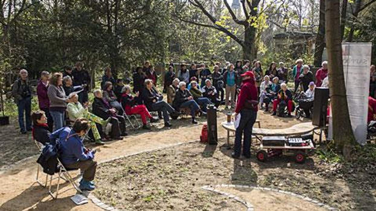 <p>Europe's First Lesbian-Only Cemetery Opens in Berlin</p>