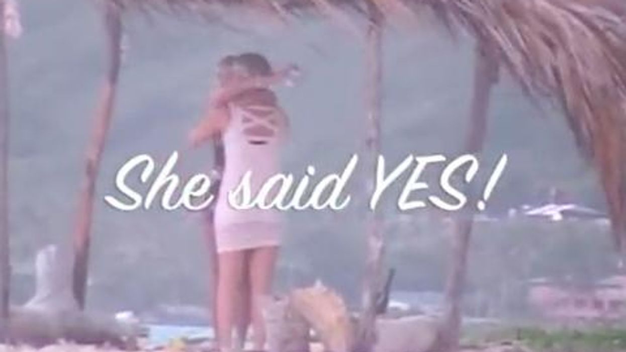 <p>WATCH : 3 Best Lesbian Marriage Proposals!</p>