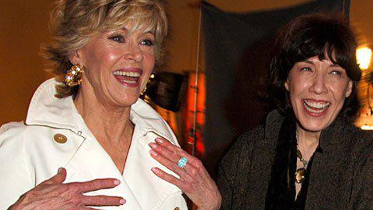 <p>Lily Tomlin and Jane Fonda to Star in Netflix's Gay-ish New Comedy <em>Grace and Frankie </em></p>