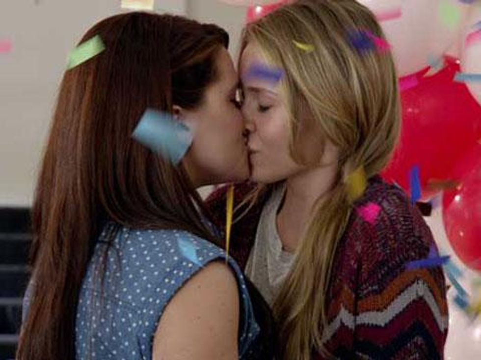 WATCH: MTV Premieres Trailer for Lesbian(ish) Dramedy "Faking It" 