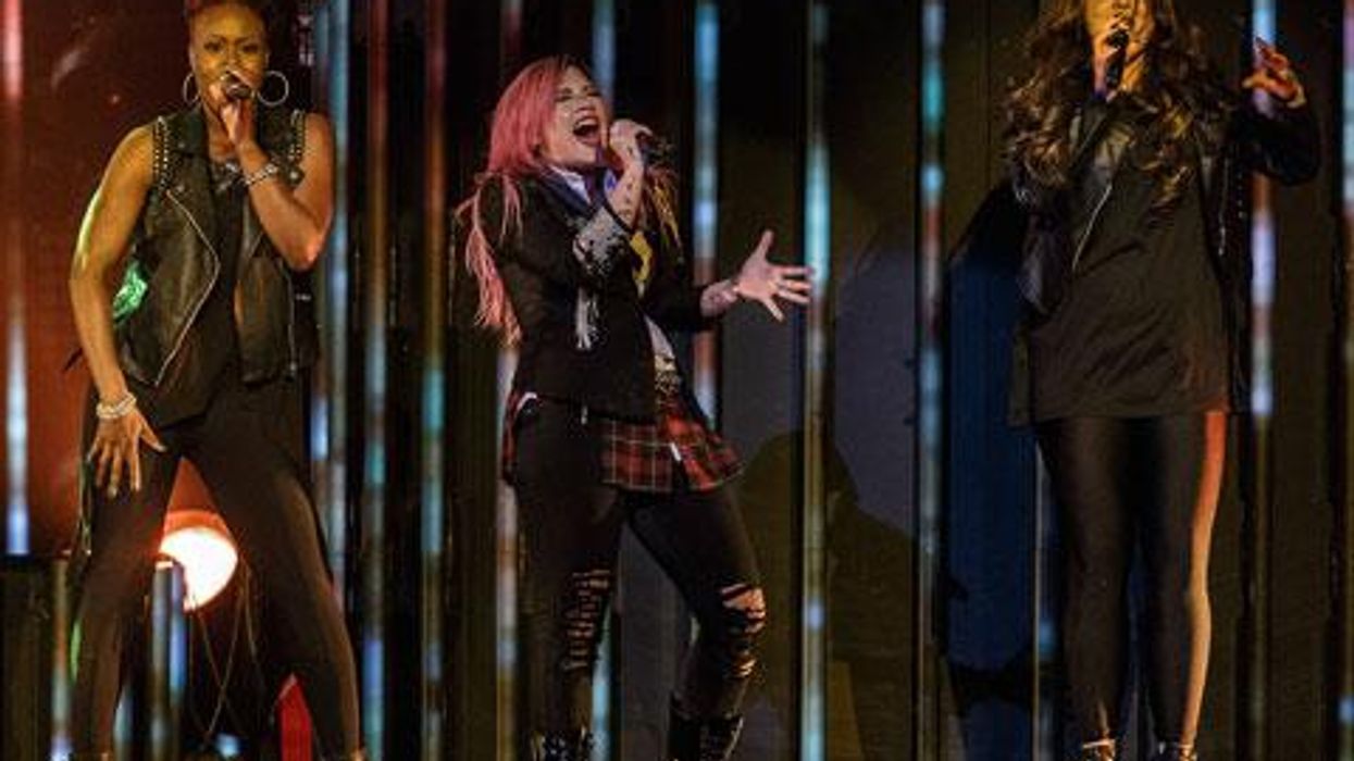 <p>Demi Lovato Mixes It Up in her Edgy and Affectingly Honest Neon Lights Tour</p>