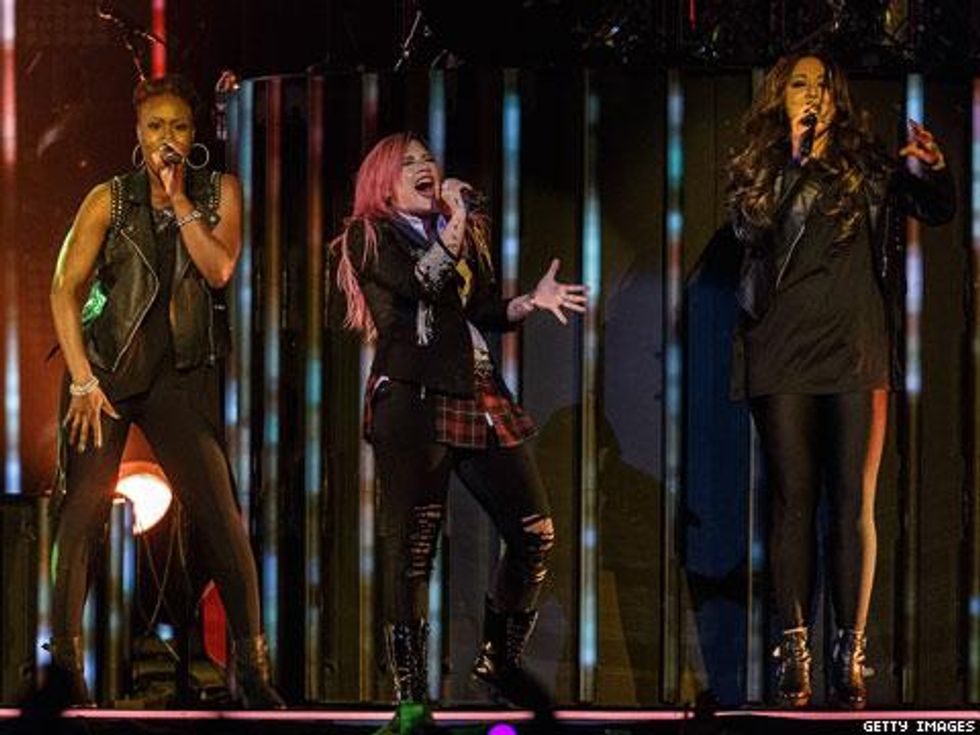 Demi Lovato Mixes It Up in her Edgy and Affectingly Honest Neon Lights Tour
