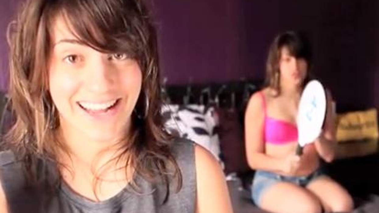 <p>WATCH : Sex Tips From A Lesbian And A Straight Girl</p>