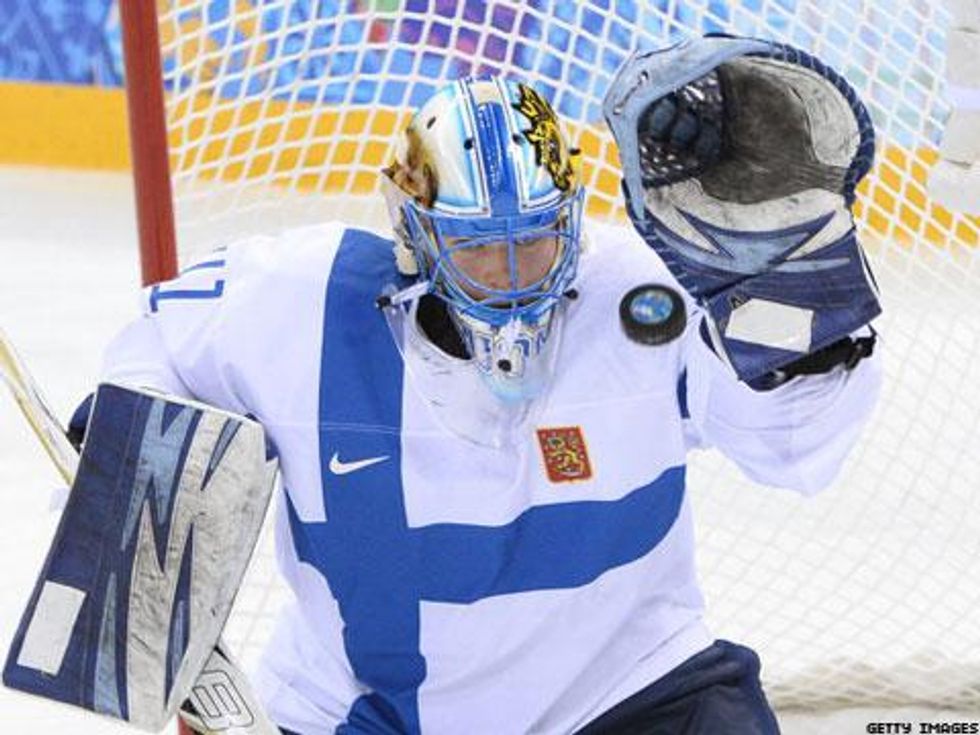 Olympic Goalie May Quit Hockey With Lack of Women's Pro League