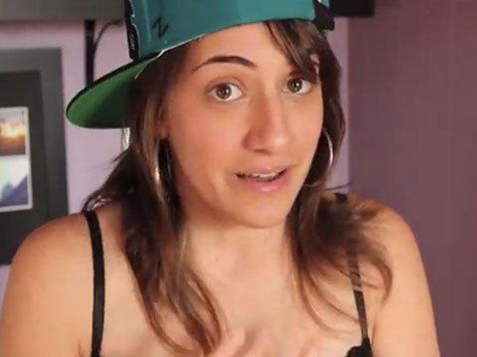 WATCH: This Lesbian's Handy Dandy Guide to A Woman's Top 10 Erogenous Zones! 
