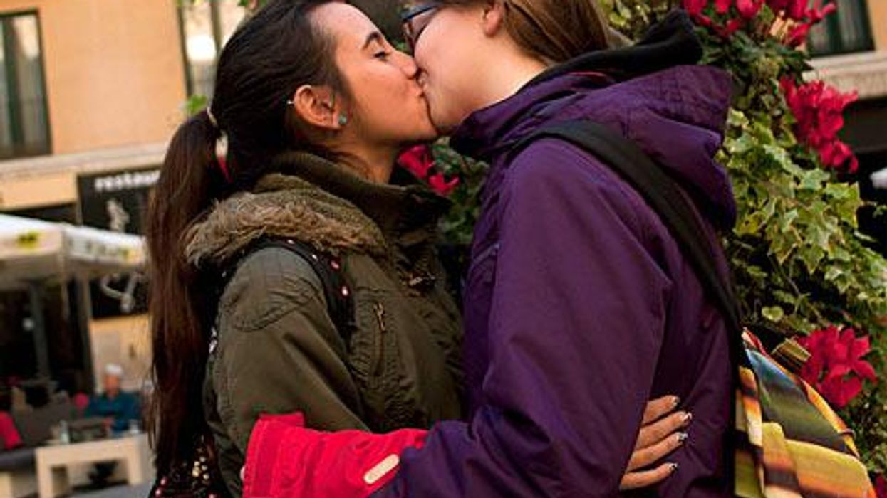<p>PHOTOS: Spanish Women Make Out to Protest Religious Homophobia</p>