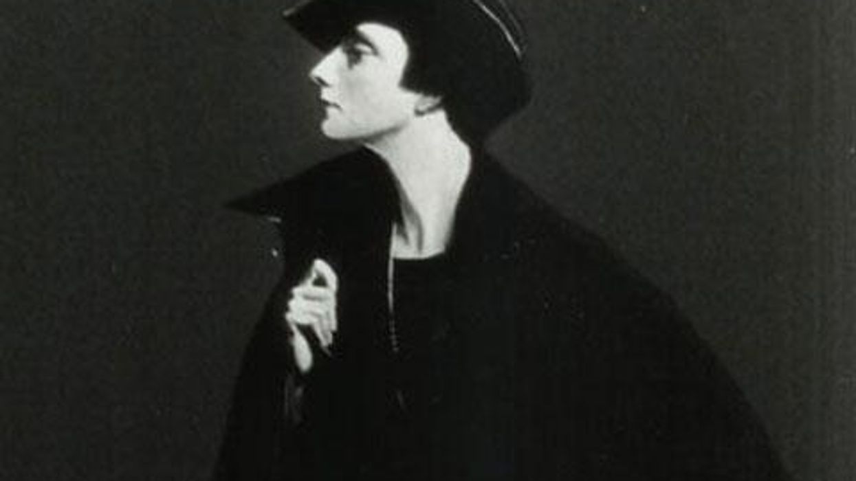 <p>Who the F Is … Fabled Lover Mercedes de Acosta?</p>