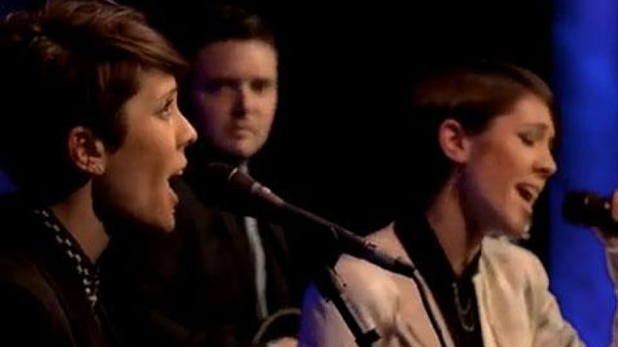 <p>WATCH: Tegan and Sara Sing for P!nk - Confess Sexual Fantasies About Her</p>