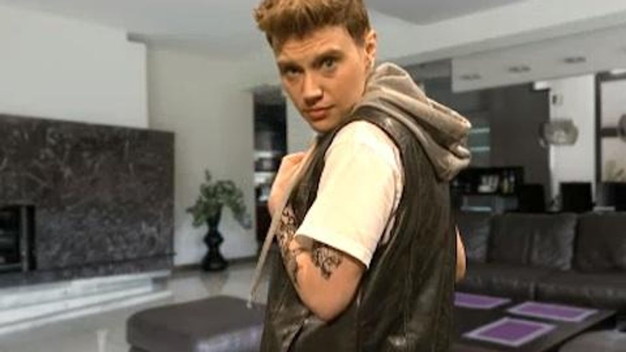 <p>WATCH: Kate McKinnon IS a 'Lesbian Who Looks Like Justin Bieber' on<em> SNL </em></p>