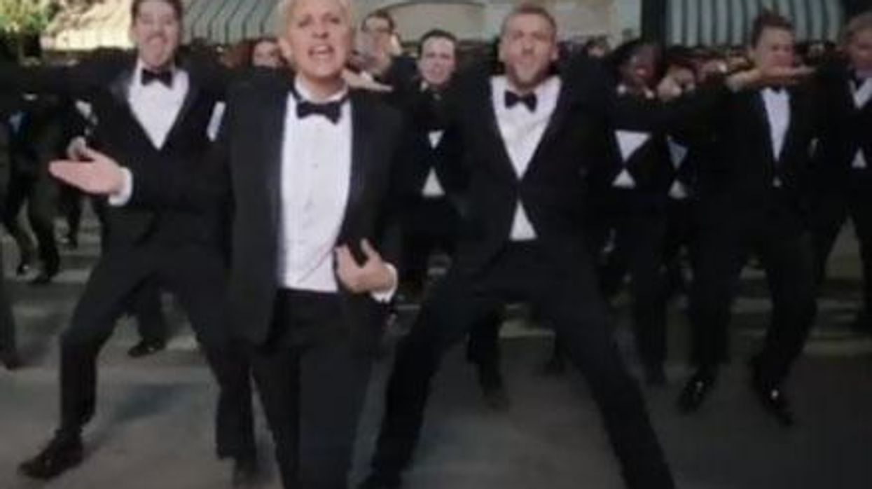 <p>WATCH: A Tux-Clad Ellen DeGeneres Dances in the Streets for 1st Oscars Promo! </p>