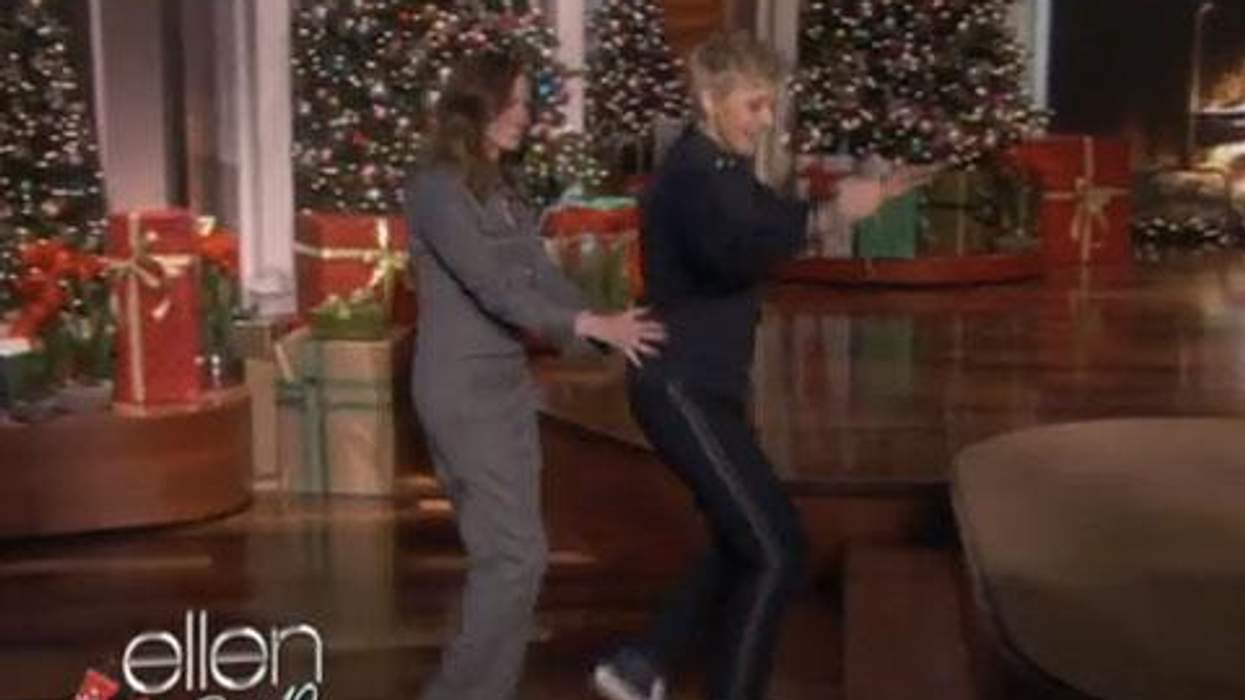 <p>WATCH: Julia Roberts Is the Caboose in an Ellen DeGeneres Conga Line!</p>
