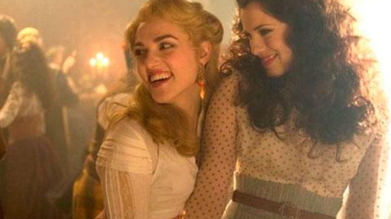 <p>5 Reasons to Watch NBC's 'Trés Gai' <em>Dracula </em></p>