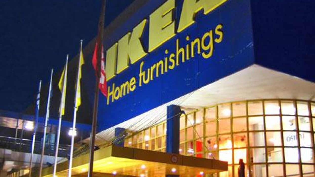 <p>Ikea Buckles to Russia's 'Gay Propaganda' Law - Removes Lesbian Couple from Its Magazine</p>