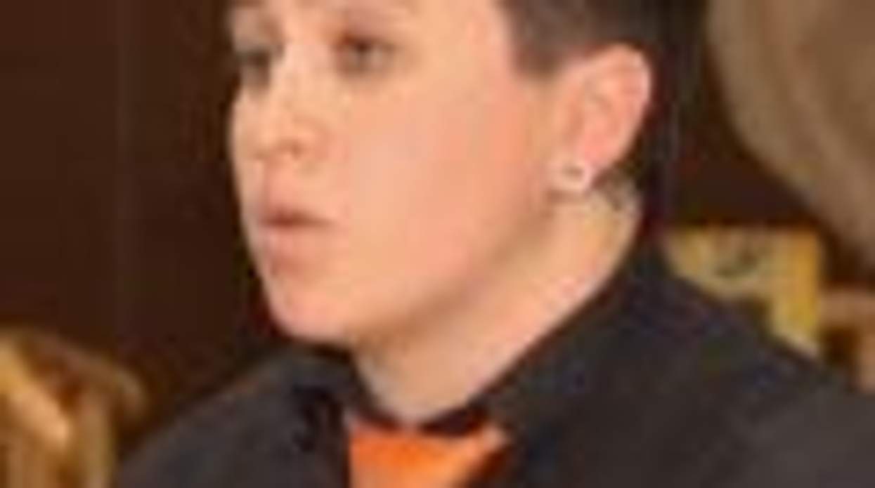 <p>N.J. Waitress and Marine Stiffed for Looking Like a Lesbian Donates Thousands to Veterans </p>