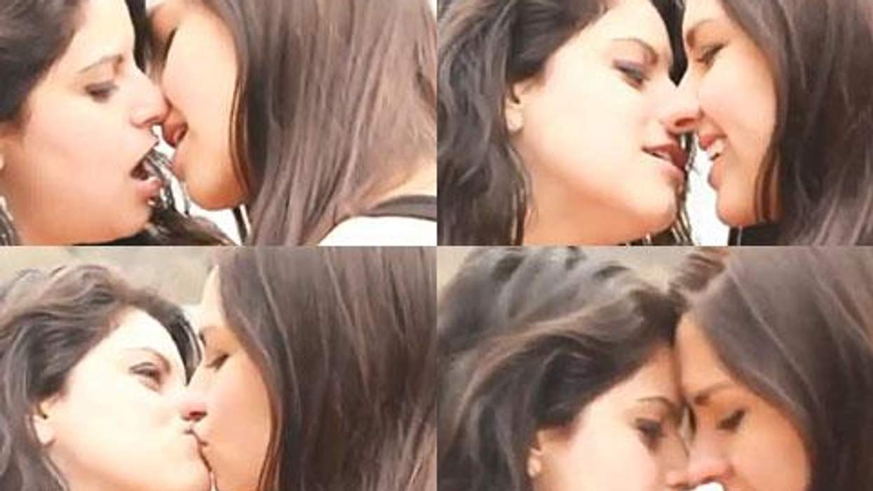 Stunning Singing Girlfriends Bria and Chrissy Release 'Face Your Fears' Album!