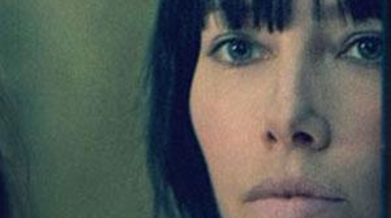 Broad Sheet: Sexy Jessica Biel, Lesbians That Blow, A Lady Prez, And Gay Geek Girls