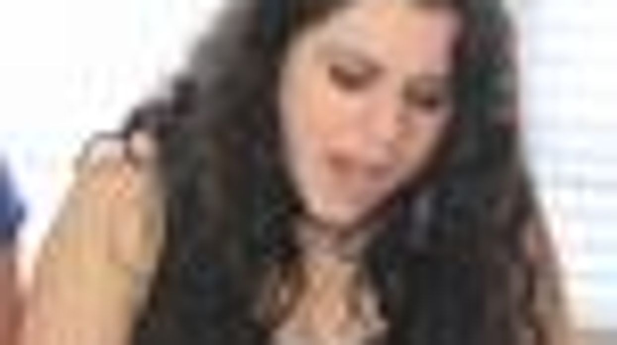 WATCH: Adorable Girlfriends Bria and Chrissy Deliver Stunning Acoustic 'Wrecking Ball'