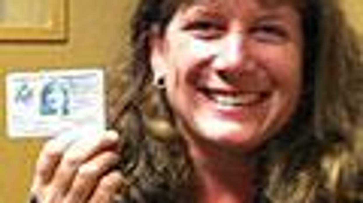 With New ID Card, Lesbian Soldier's Widow Can Finally Access Her Late Wife's Benefits